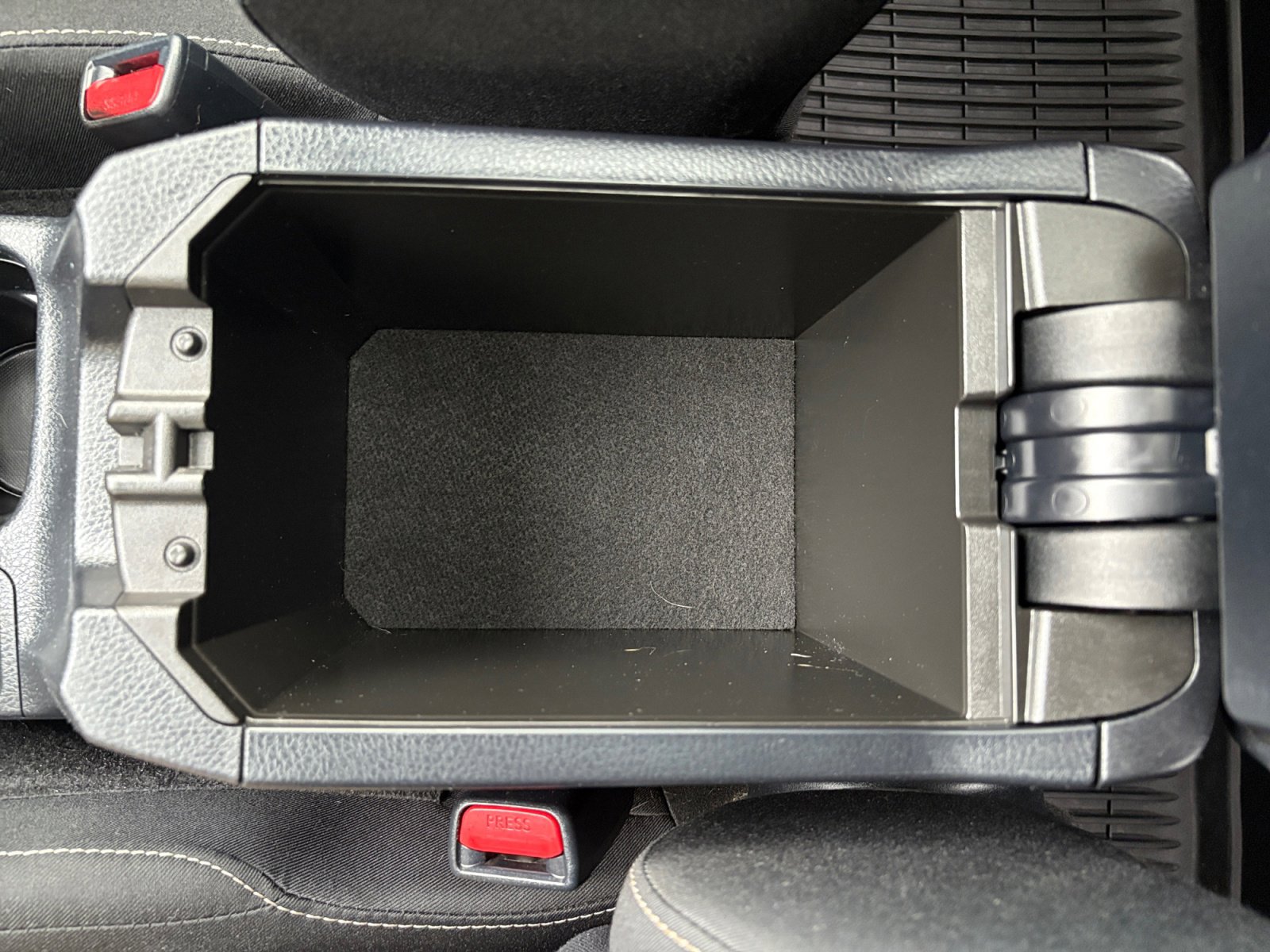 2018 Toyota RAV4 Hybrid XLE photo 11