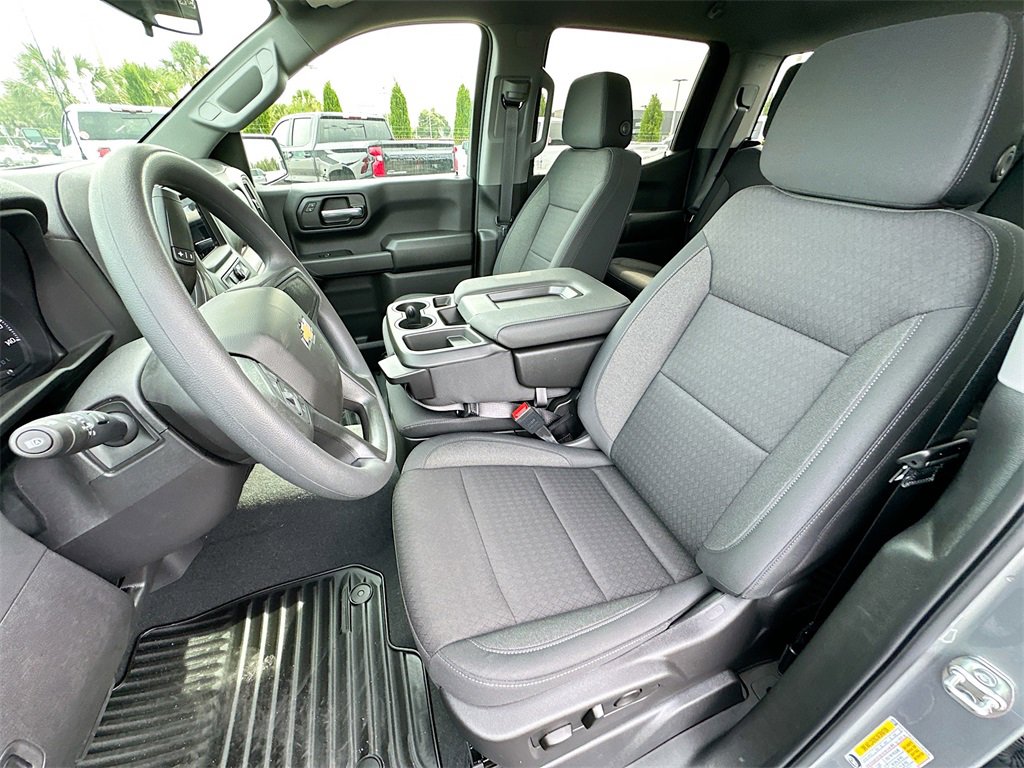 2025 Chevrolet Silverado 1500 Custom photo 14
