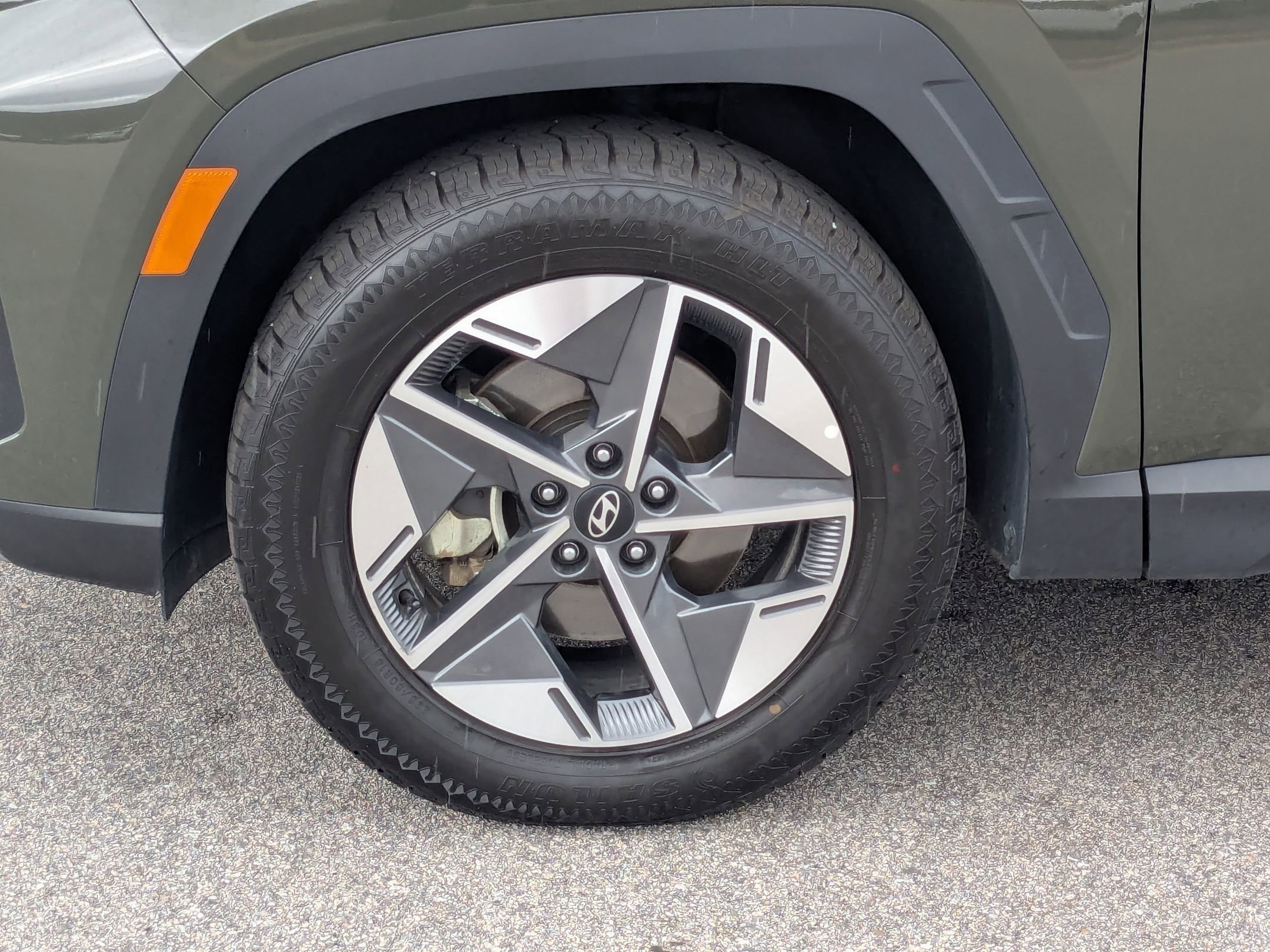 2025 Hyundai Tucson SEL Sport photo 3