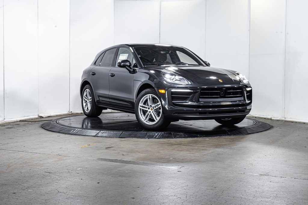 2025 Porsche Macan T photo 8