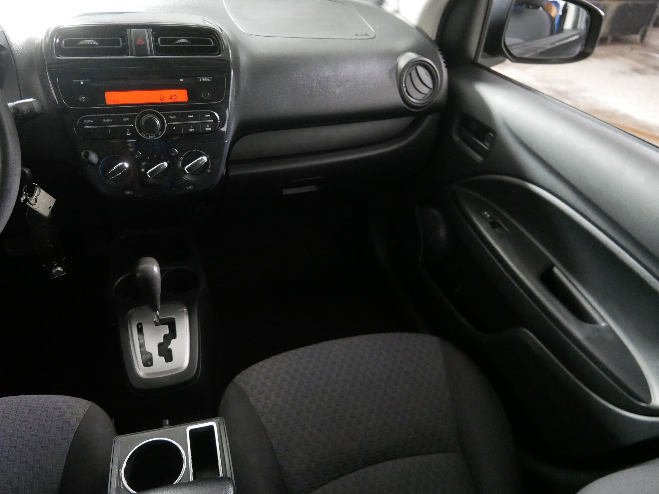 2017 Mitsubishi Mirage ES photo 11