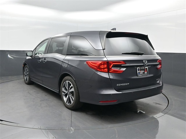 2021 Honda Odyssey Touring photo 3