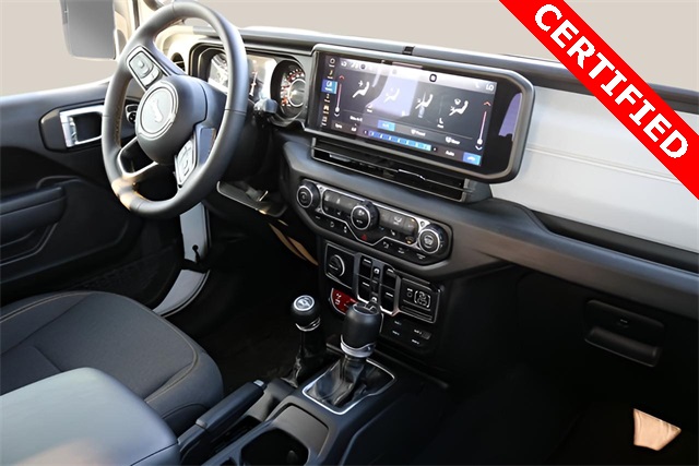2024 Jeep Gladiator Willys photo 16