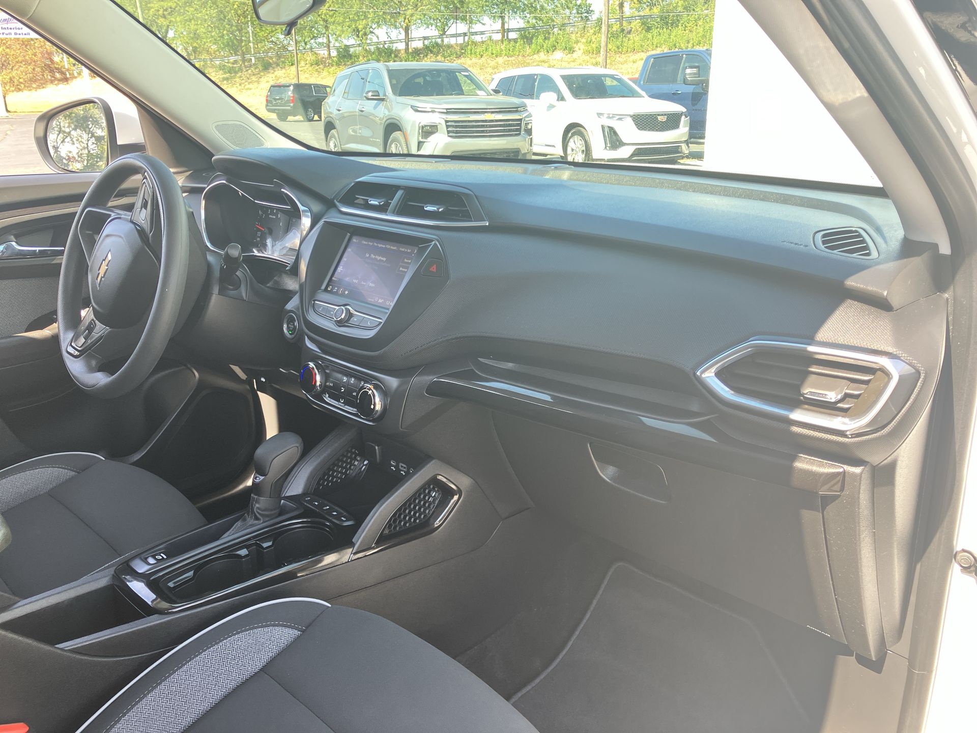 2023 Chevrolet Trailblazer LT photo 21