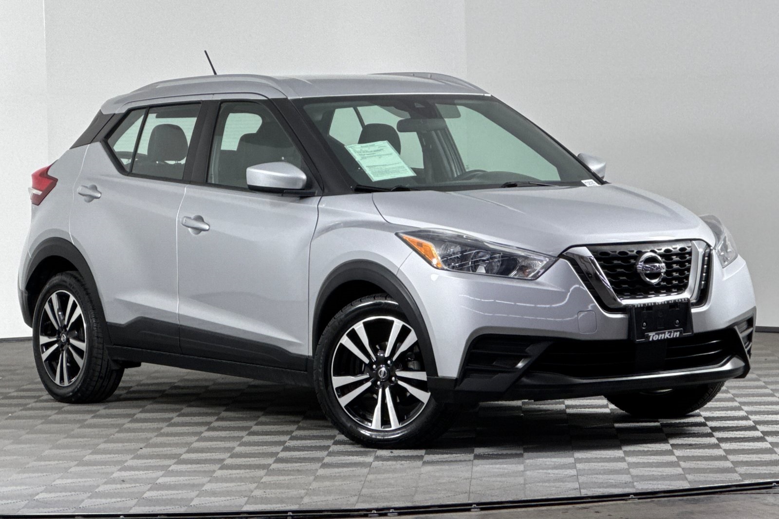 2020 Nissan Kicks SV photo 2