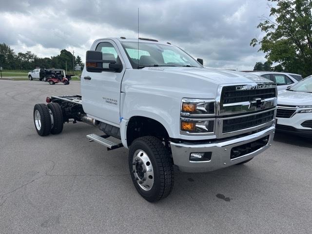 2024 Chevrolet Silverado 5500HD Work Truck photo 2