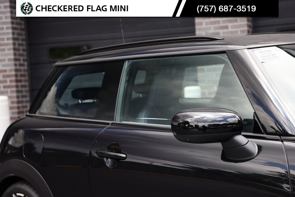 2025 Mini Cooper S Iconic photo 6