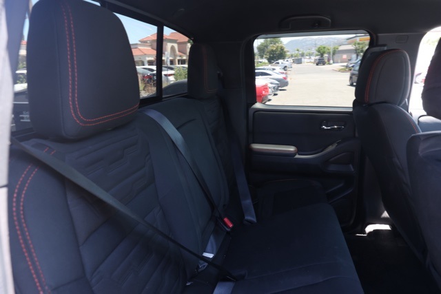 2023 Nissan Frontier PRO-4X photo 15