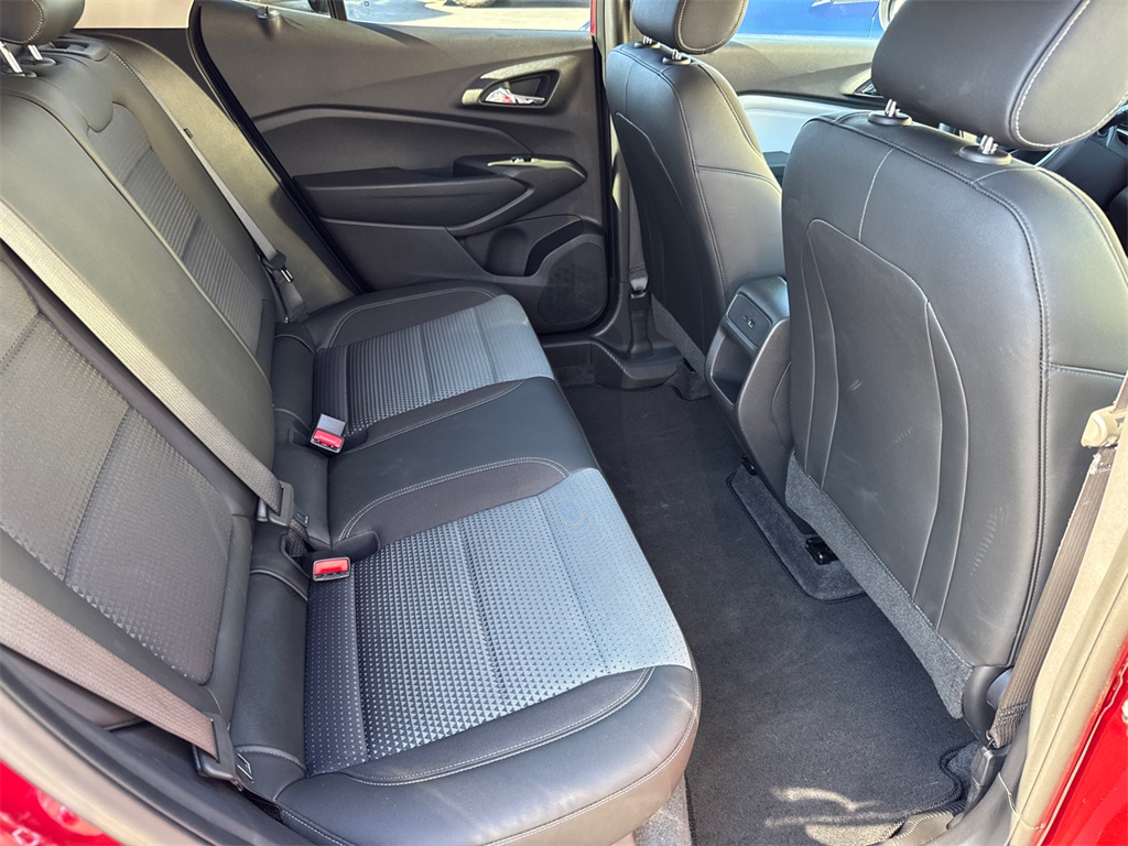 2025 Chevrolet Trax LT photo 15