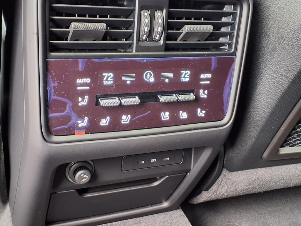 2025 Porsche Cayenne E-Hybrid photo 21