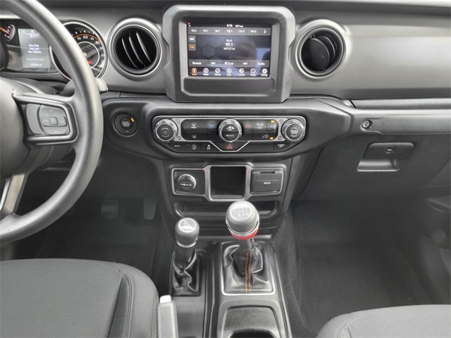 2022 Jeep Gladiator Willys photo 14