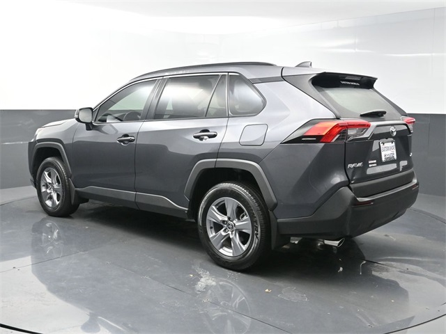 2022 Toyota RAV4 XLE photo 4