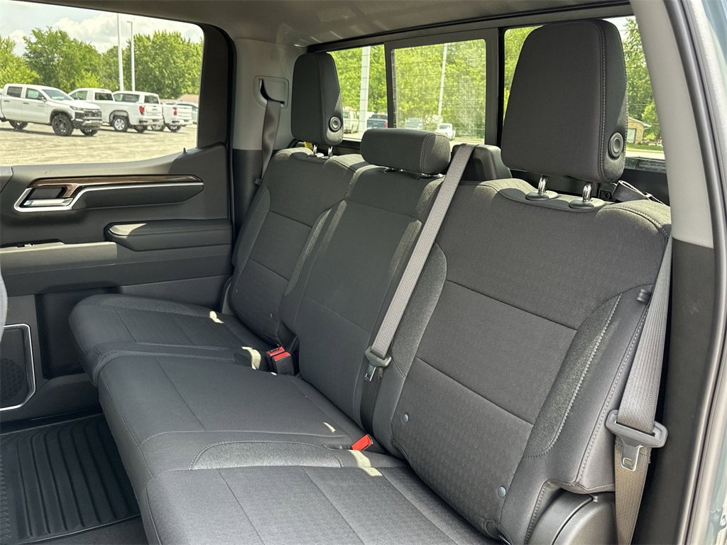 2025 Chevrolet Silverado 1500 LT photo 28