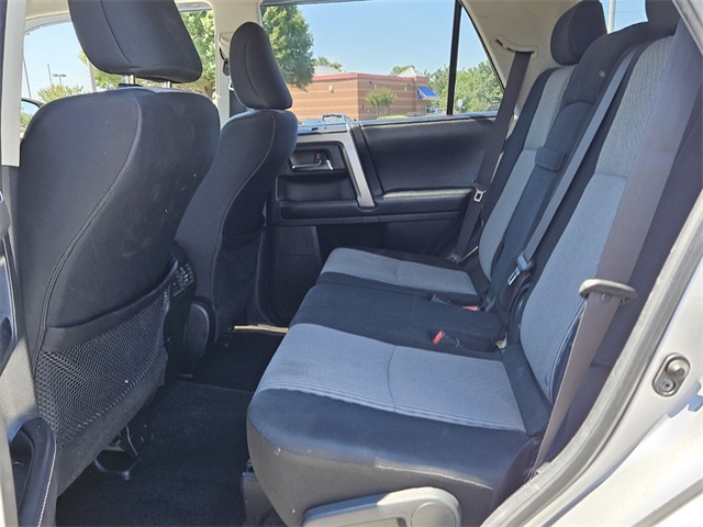 2016 Toyota 4Runner SR5 photo 6