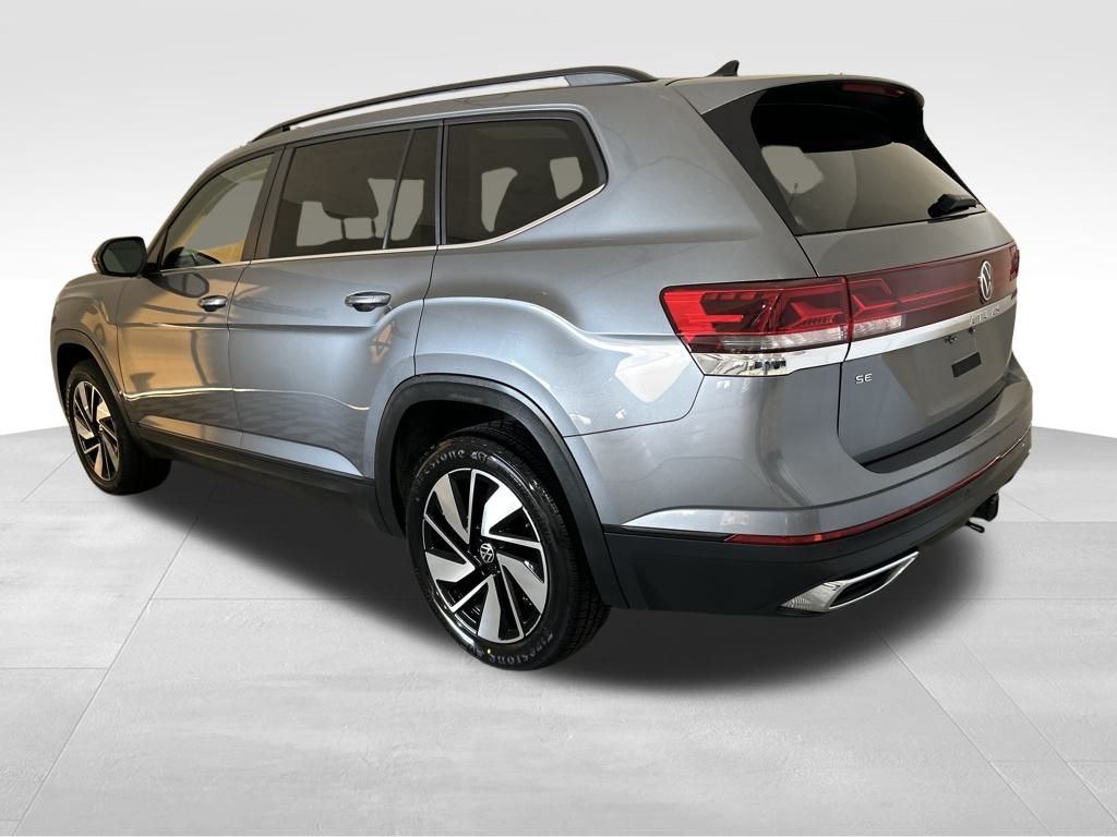 2024 Volkswagen Atlas SE Technology photo 2