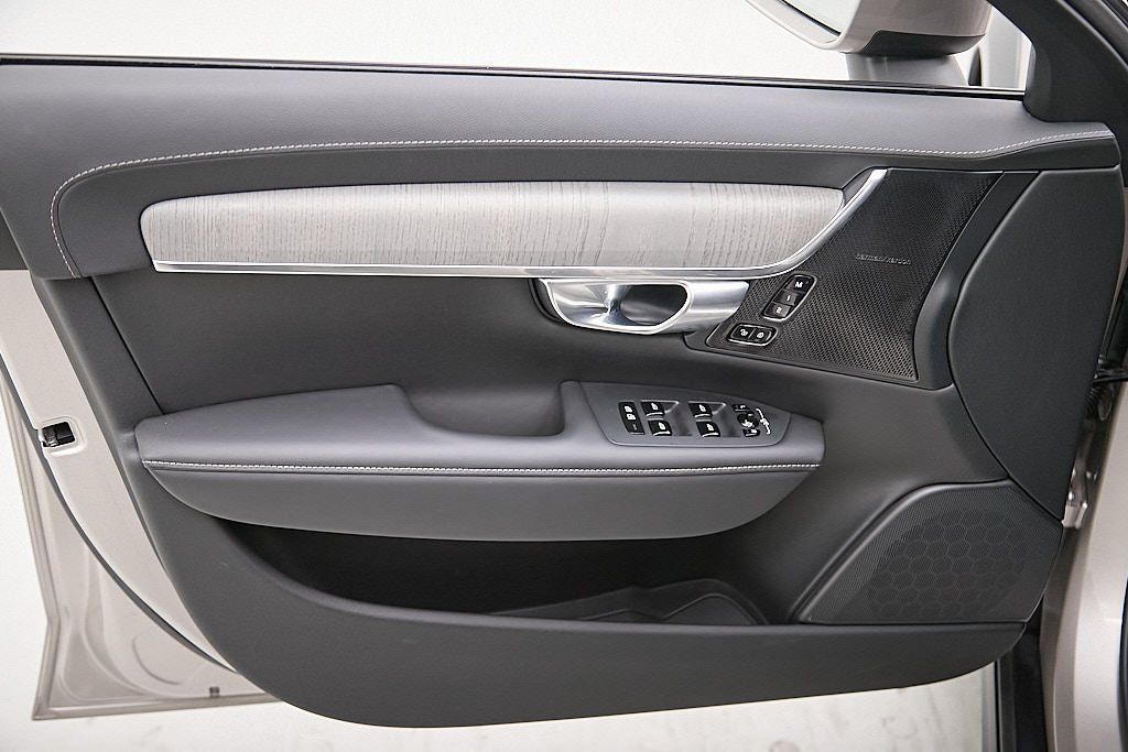 2026 VOLVO V90CC - Image 13