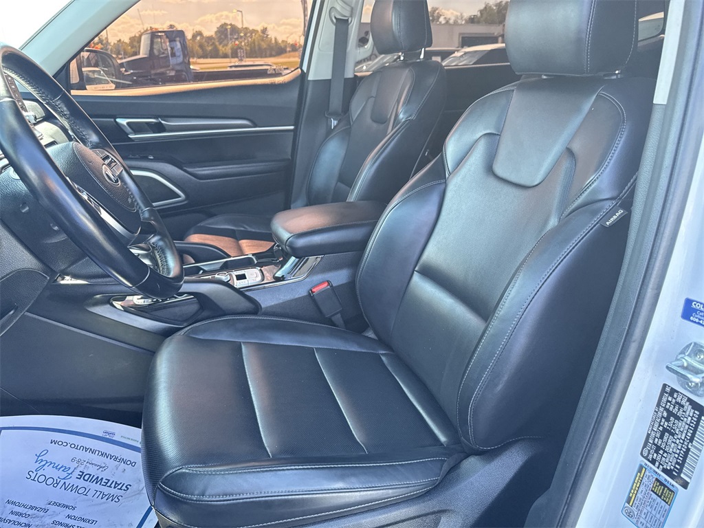 2021 Kia Telluride S photo 16