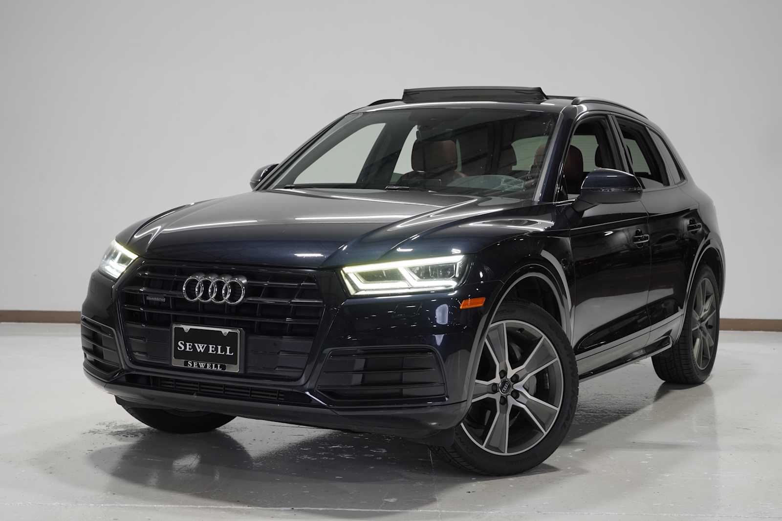 2019 Audi Q5 Premium Plus's photo