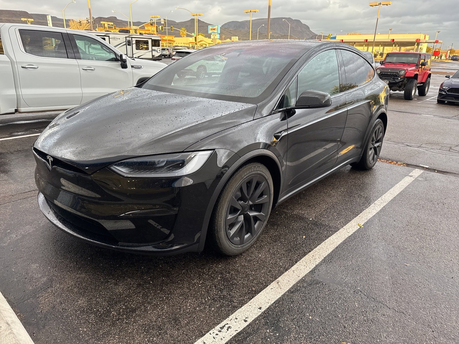 2024 Tesla Model X Long Range's photo