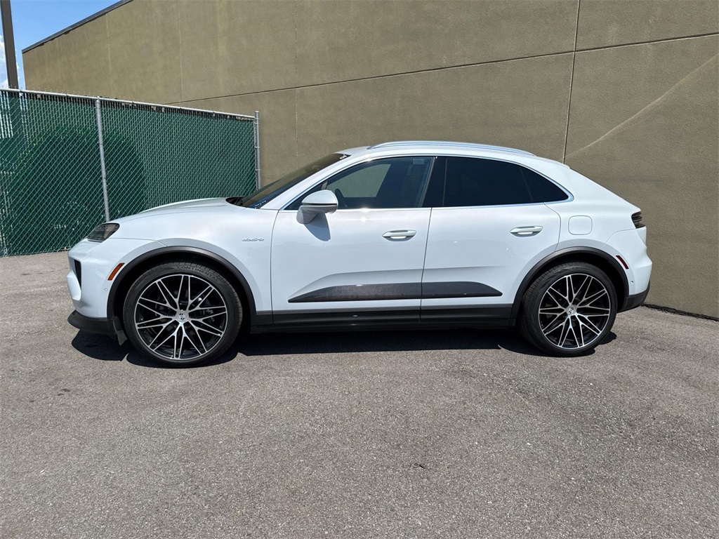 2024 Porsche Macan Electric 4 photo 2