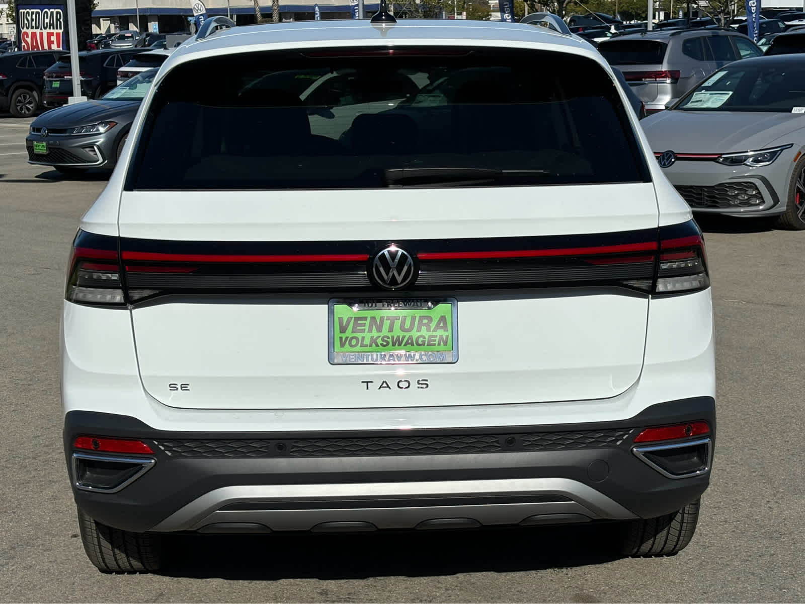 2025 Volkswagen Taos SE photo 4