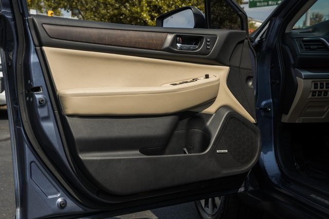 2016 Subaru Outback Limited photo 33
