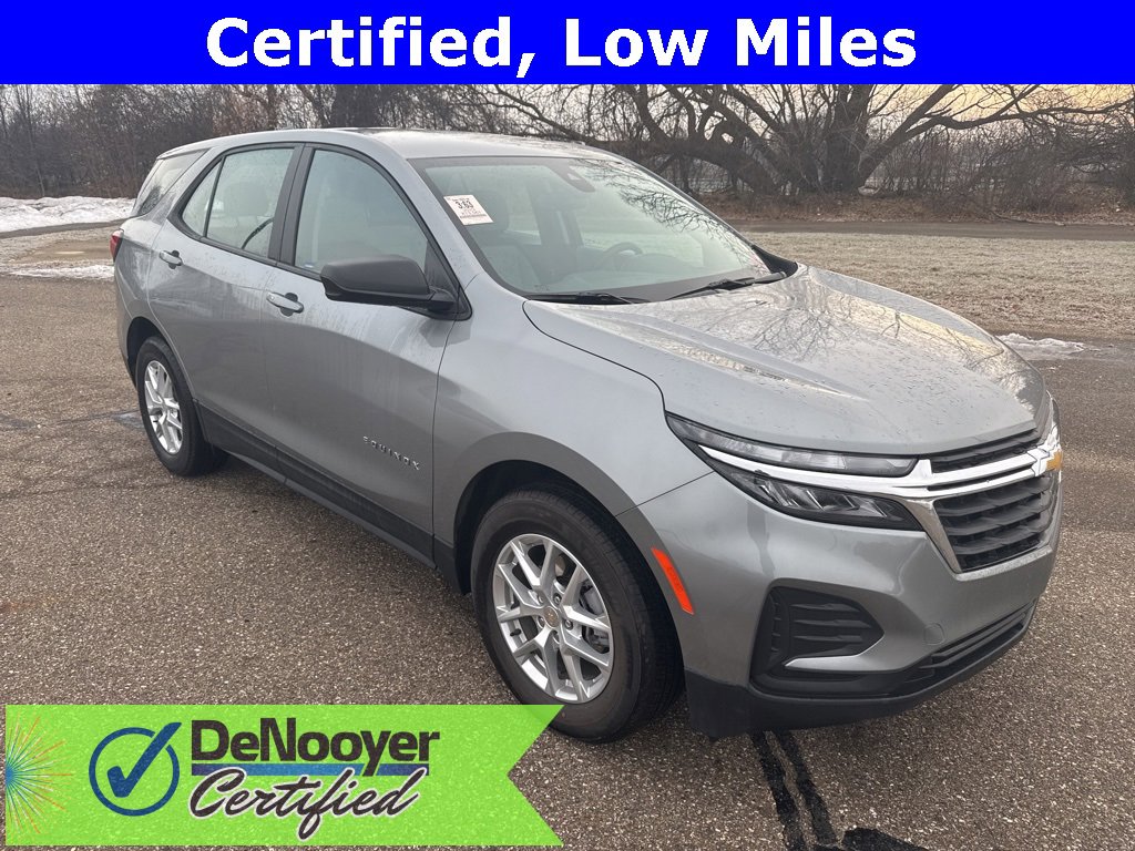 2023 Chevrolet Equinox LS's photo