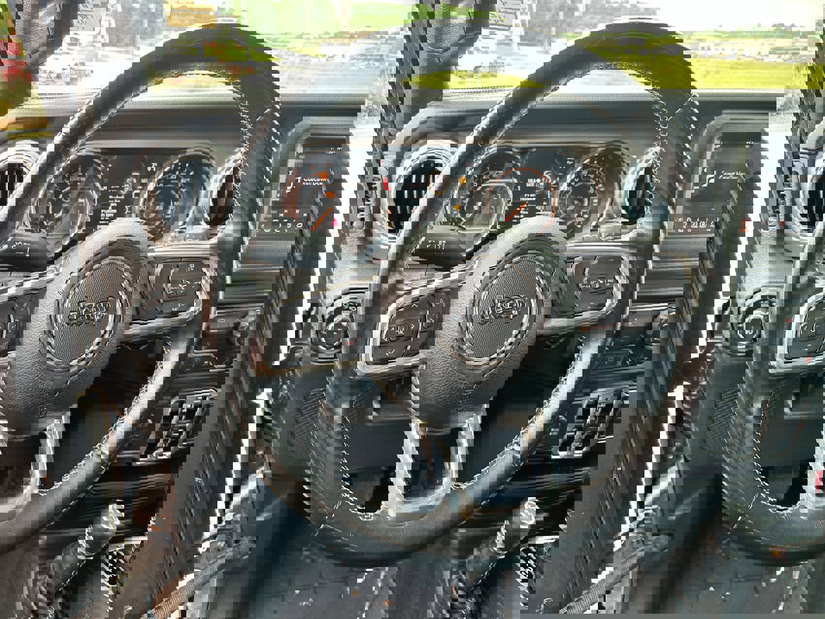 2020 Jeep Wrangler Unlimited Sahara photo 14