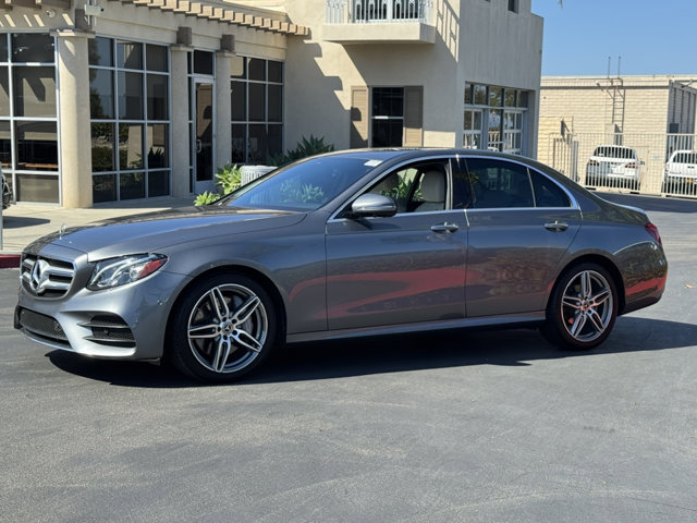 2019 Mercedes Benz E 300 photo 4