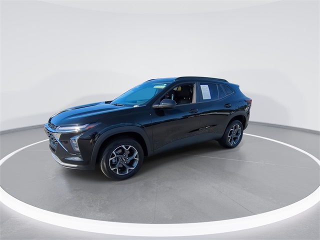 2024 Chevrolet Trax LT photo 4