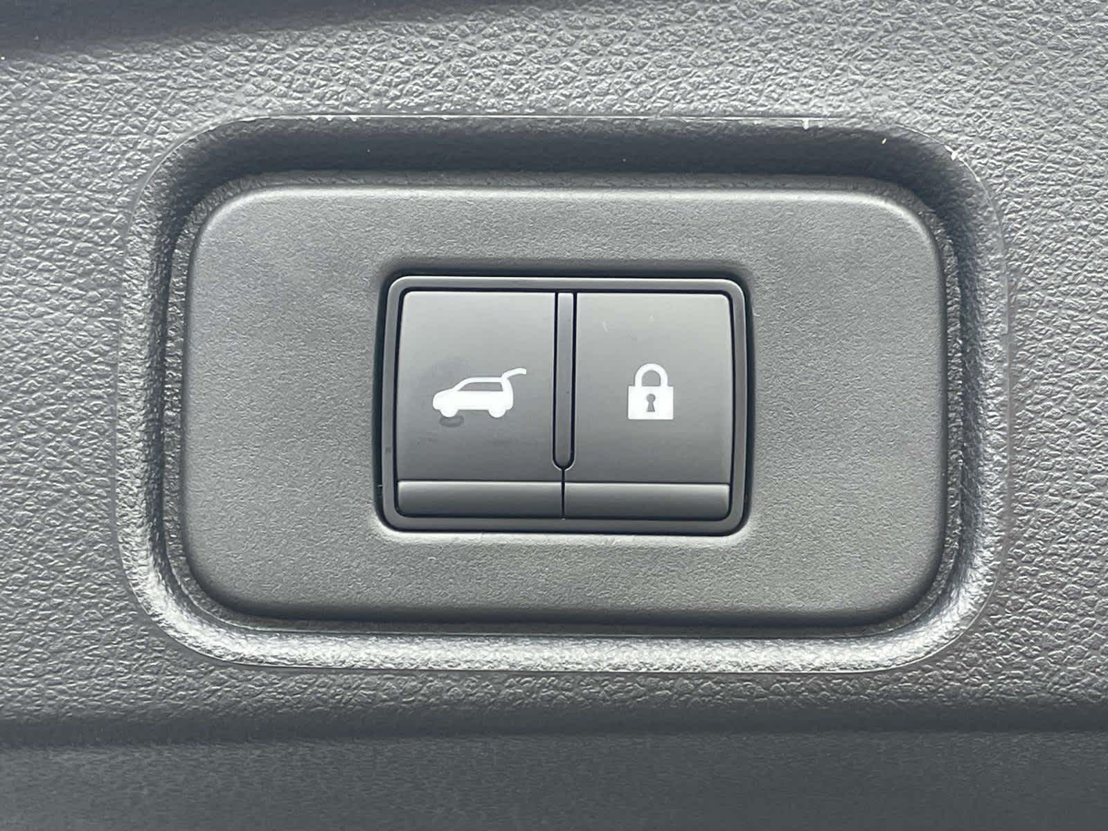 2025 Nissan Pathfinder SL photo 13