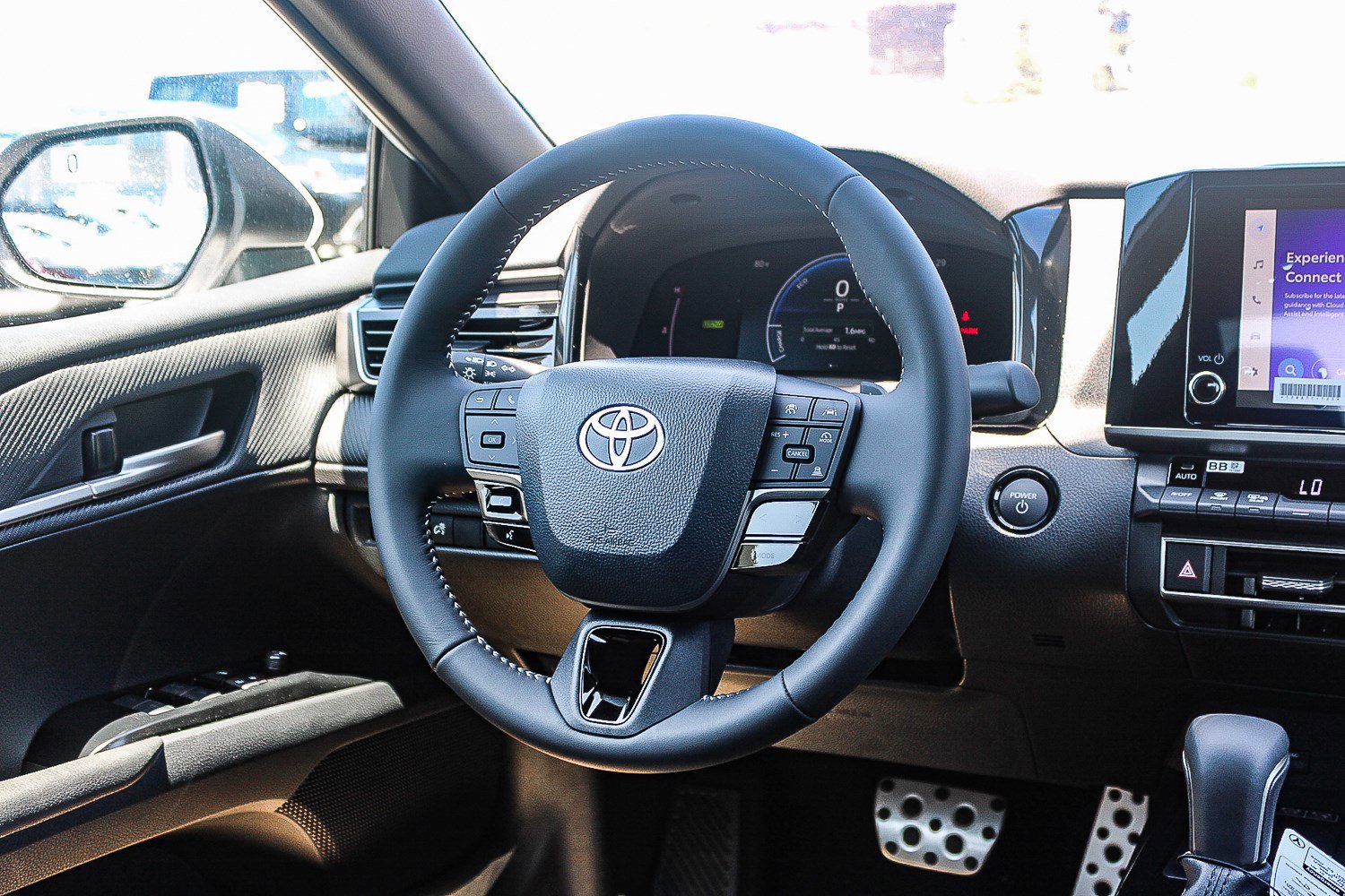 2025 Toyota Camry SE photo 16
