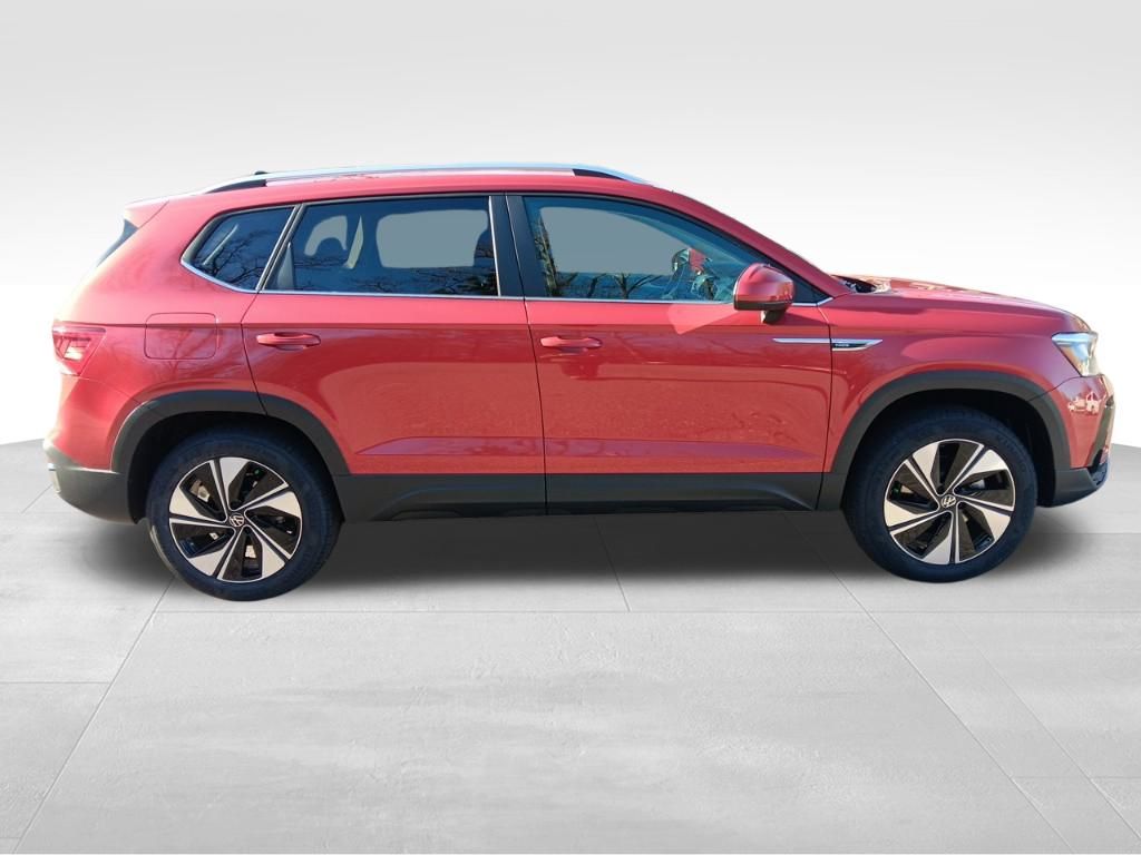 2024 Volkswagen Taos SE photo 5
