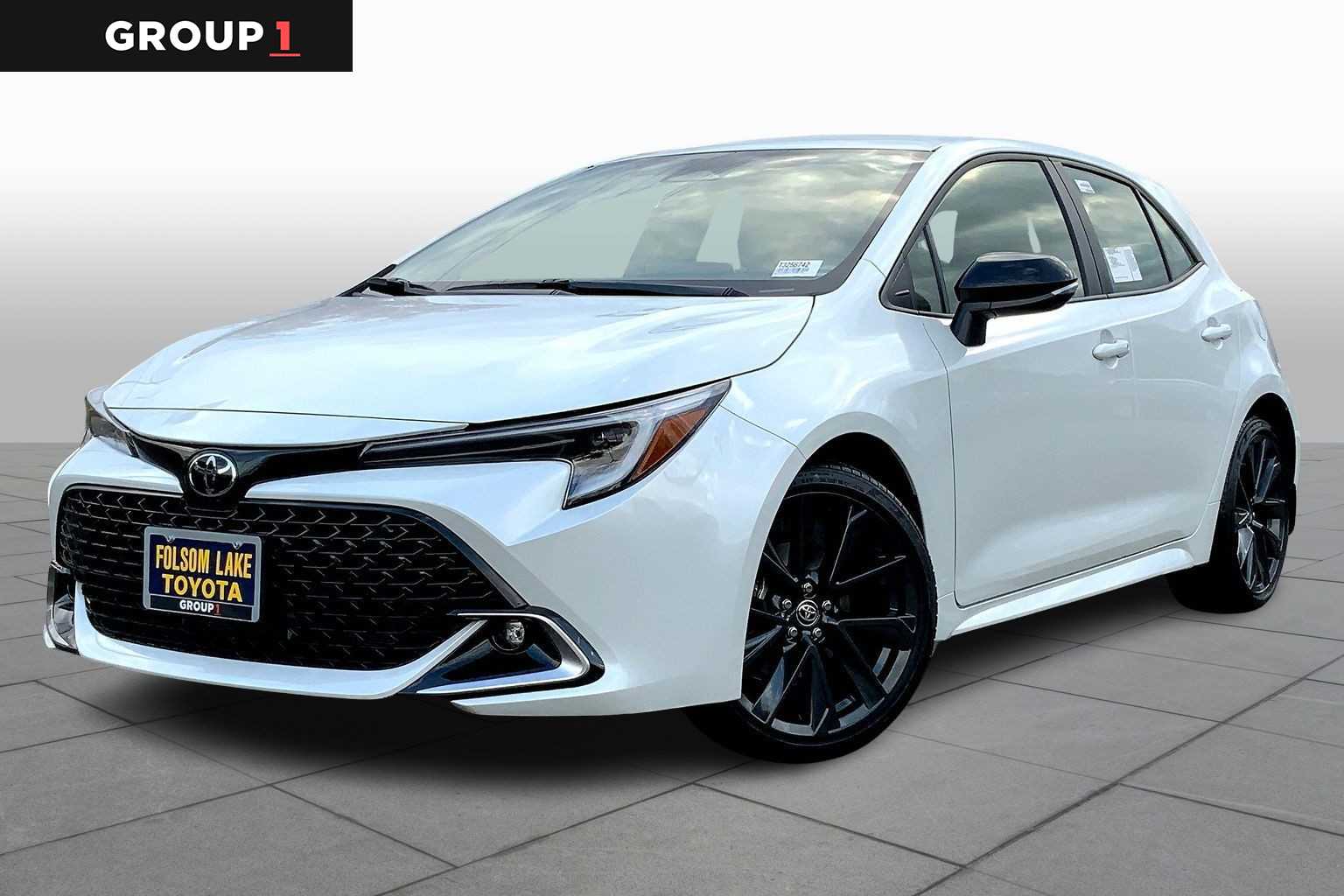 2026 Toyota Corolla SE photo 2