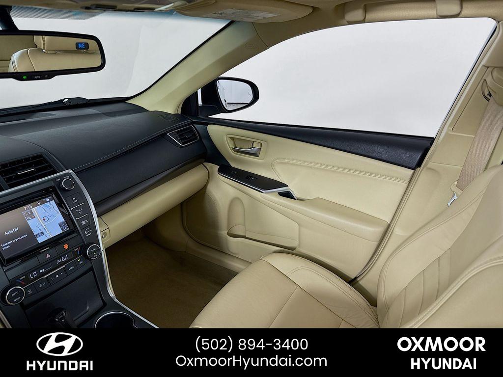 2017 Toyota Camry XLE photo 21