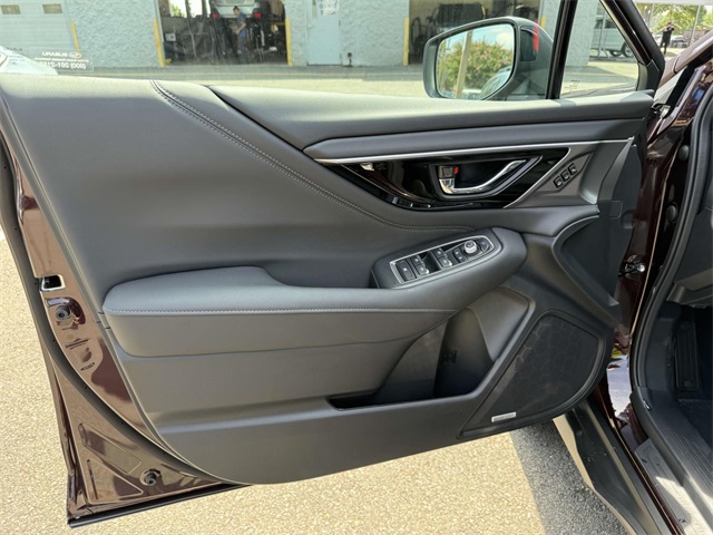 2025 Subaru Outback Touring XT photo 25