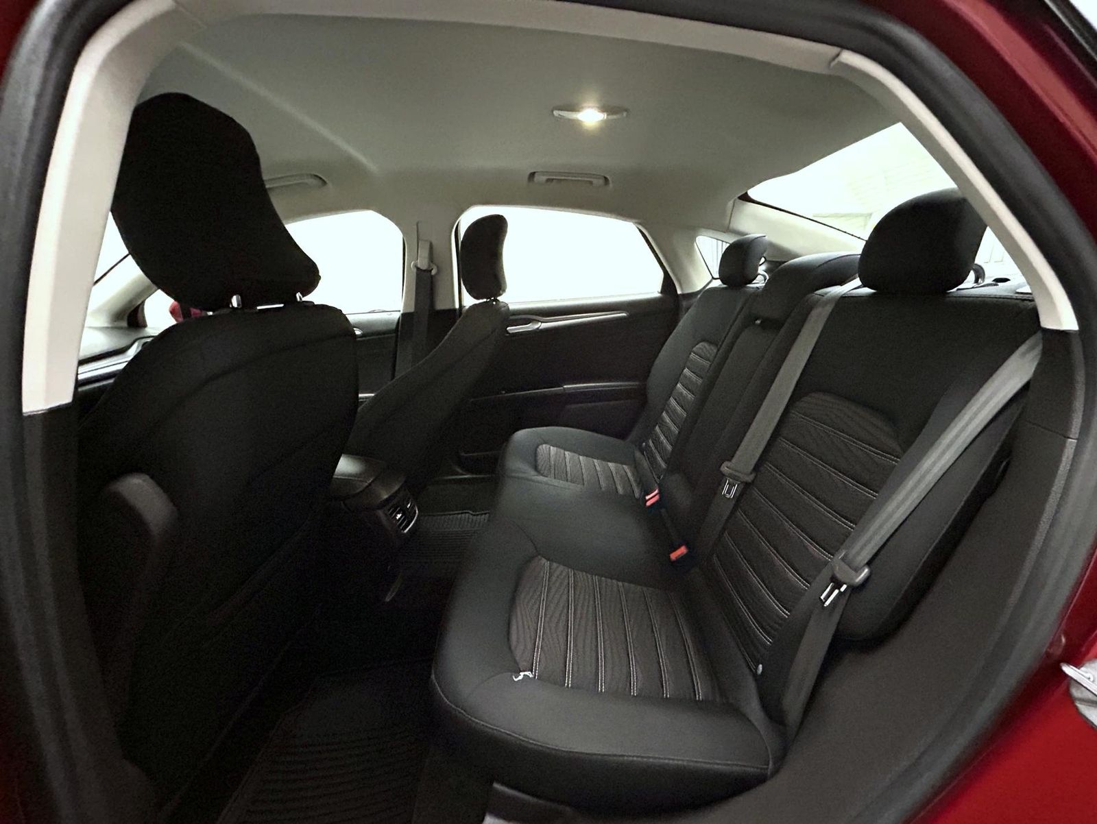 2016 Ford Fusion SE photo 19