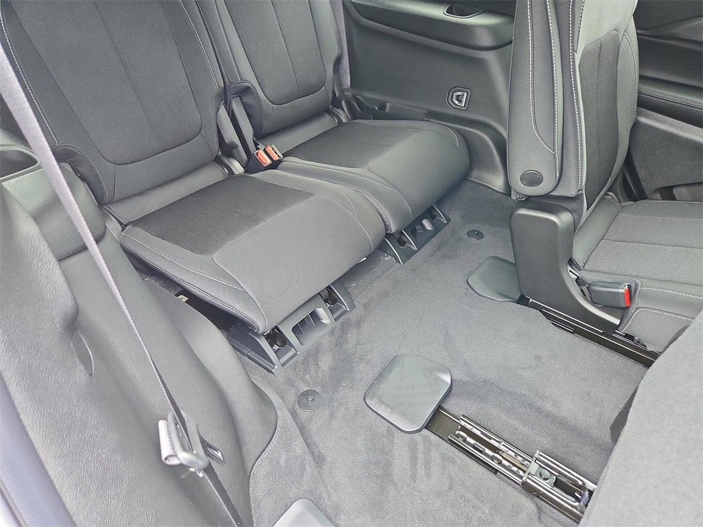 2025 Jeep Grand Cherokee Laredo photo 24