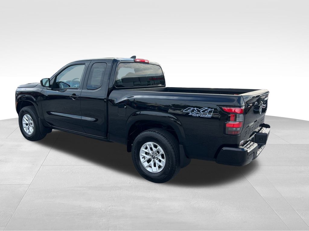 2024 Nissan Frontier SV photo 3