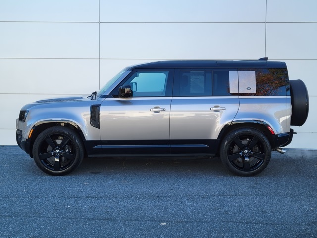 2023 Land Rover Defender 110 V8 photo 2