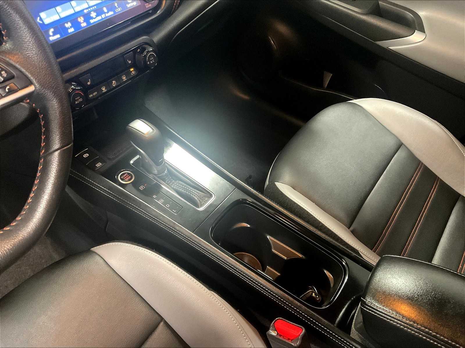 2023 Nissan Kicks SR photo 19