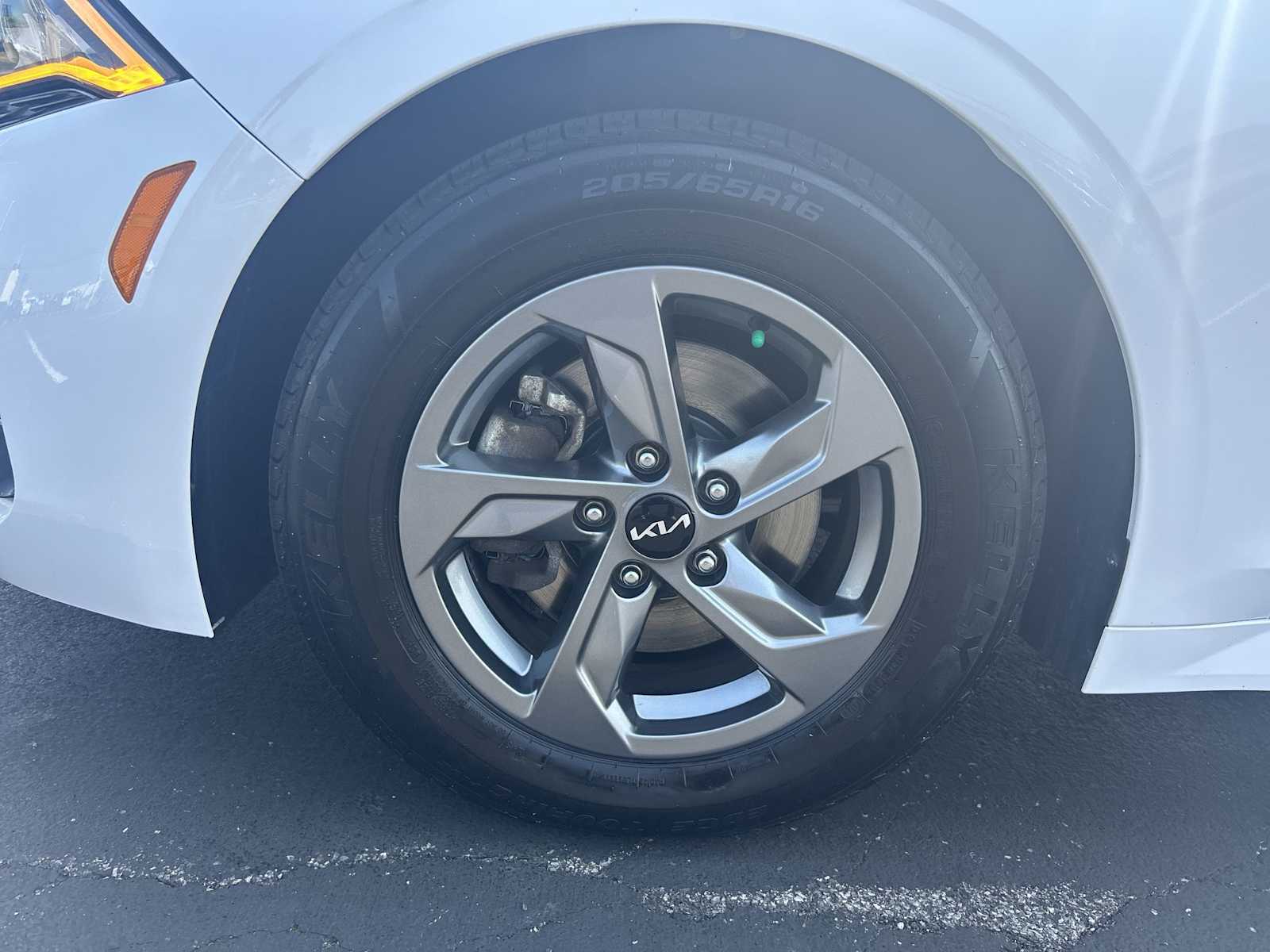 2023 Kia K5 LXS photo 7
