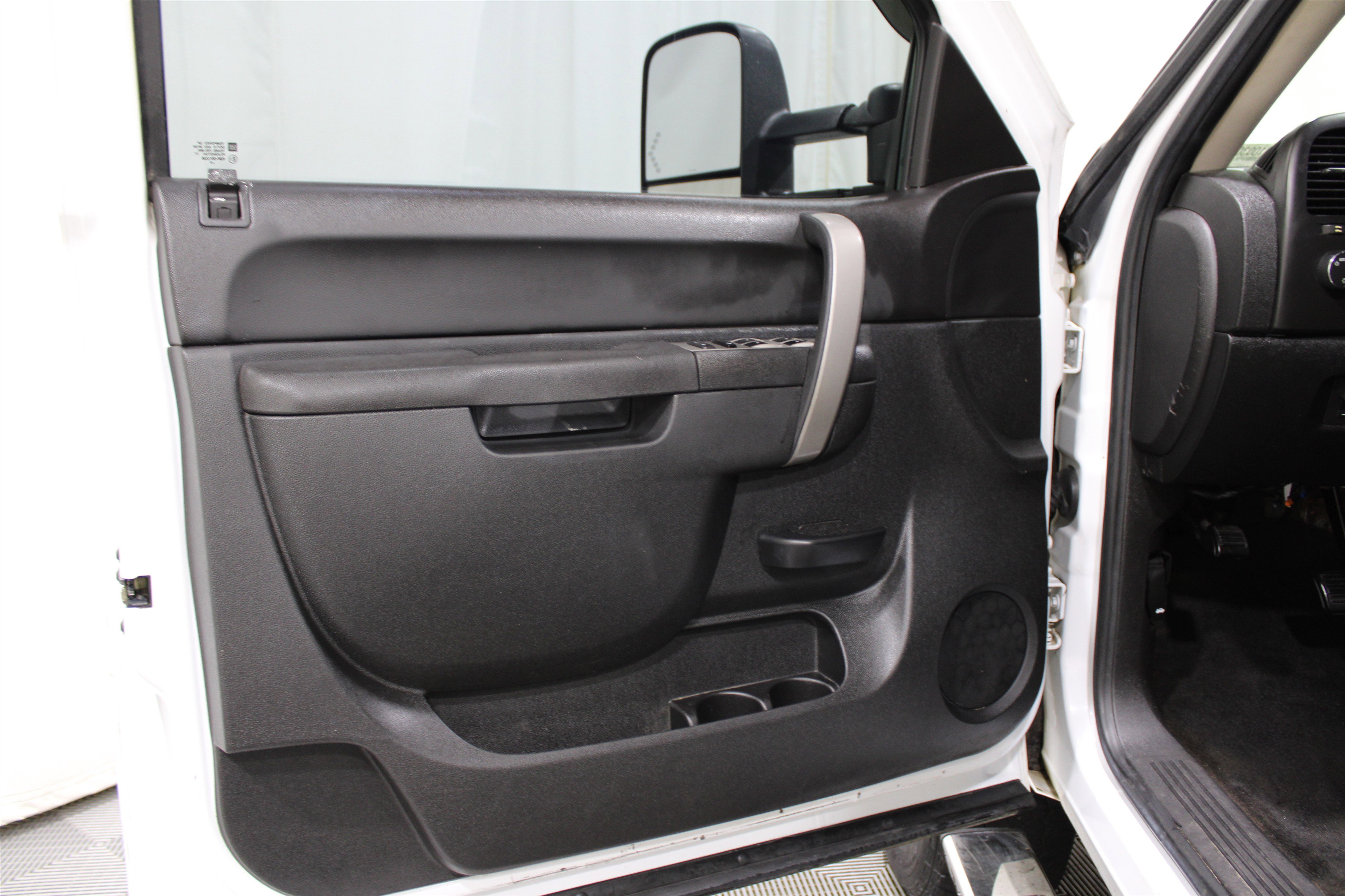 2011 Chevrolet Silverado 2500HD LT photo 4