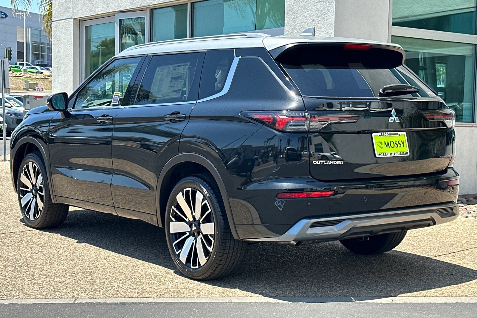 2025 Mitsubishi Outlander SEL photo 6