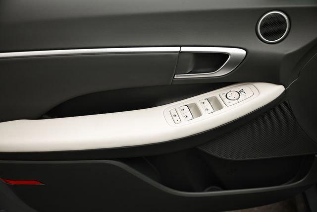 2025 Hyundai Sonata Hybrid SEL photo 4