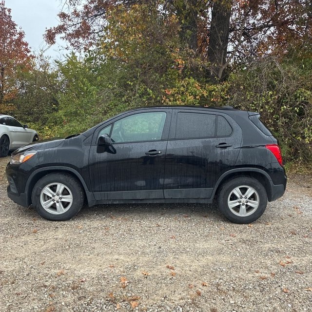 2020 Chevrolet Trax LS photo 2
