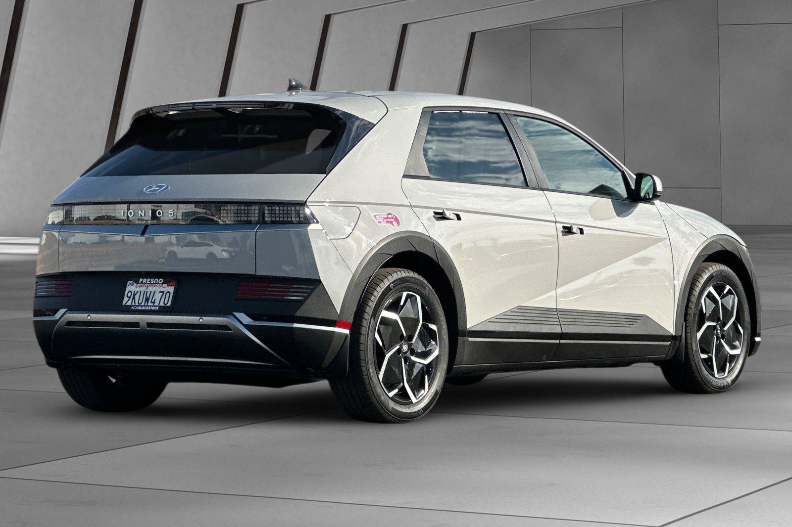 2024 Hyundai Ioniq 5 SEL photo 4