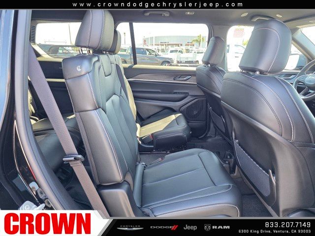 2025 Jeep Grand Cherokee Limited photo 4