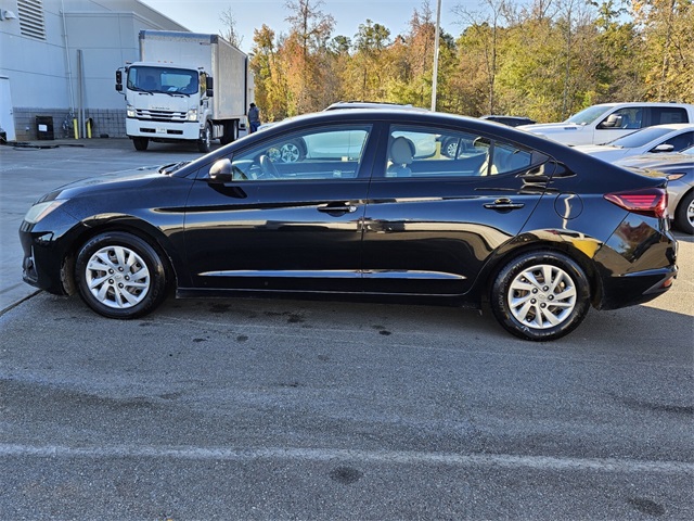 2020 Hyundai Elantra SE photo 2