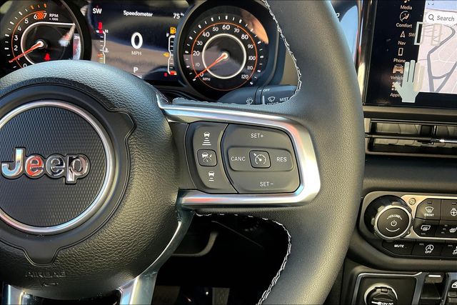 2025 Jeep Wrangler Sahara photo 17